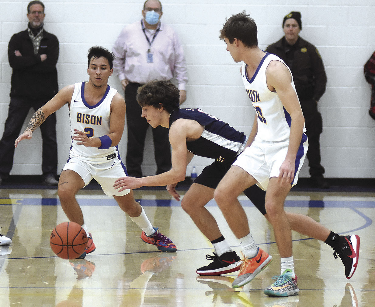 1 13 Sports NB RV BB Seifert dribbles